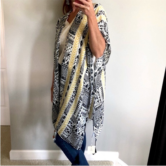 Black White Yellow Geo Print Boho Kimono - Picture 7 of 10
